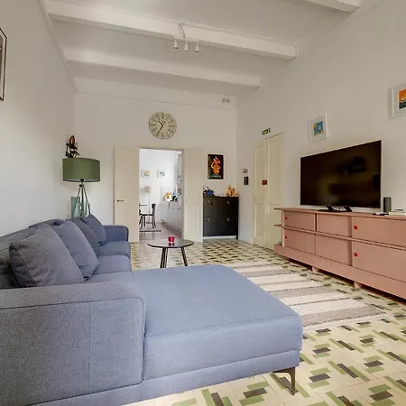 Stylish Steps From The Capital Il-Furjana
