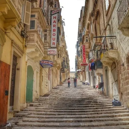 Stylish Steps From The Capital Apartment Il-Furjana