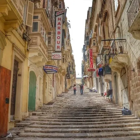 Stylish Steps From The Capital 아파트 일 푸리아나