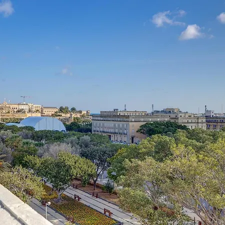 Apartamento Stylish Steps From The Capital