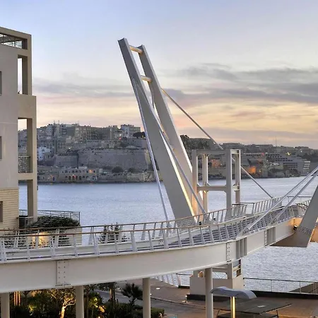 Stylish Steps From The Capital Apartamento Floriana