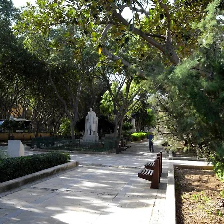 Apartment Stylish Steps From The Capital Floriana
