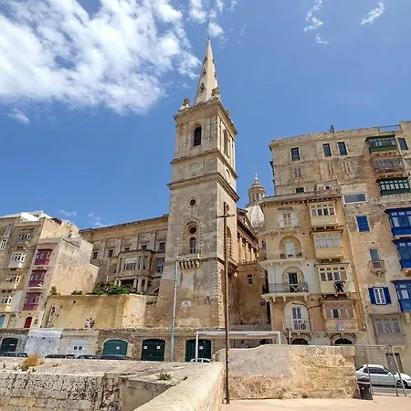 Stylish Steps From The Capital * Floriana